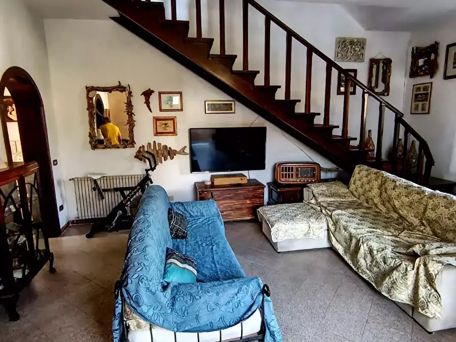Immagine 4 di Casa bifamiliare in vendita  a Massa