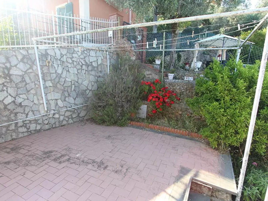 Immagine 6 di Casa semindipendente in vendita  a La Spezia