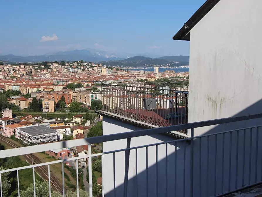 Immagine 2 di Casa semindipendente in vendita  a La Spezia