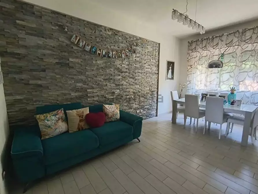 Immagine 1 di Appartamento in vendita  a Viareggio