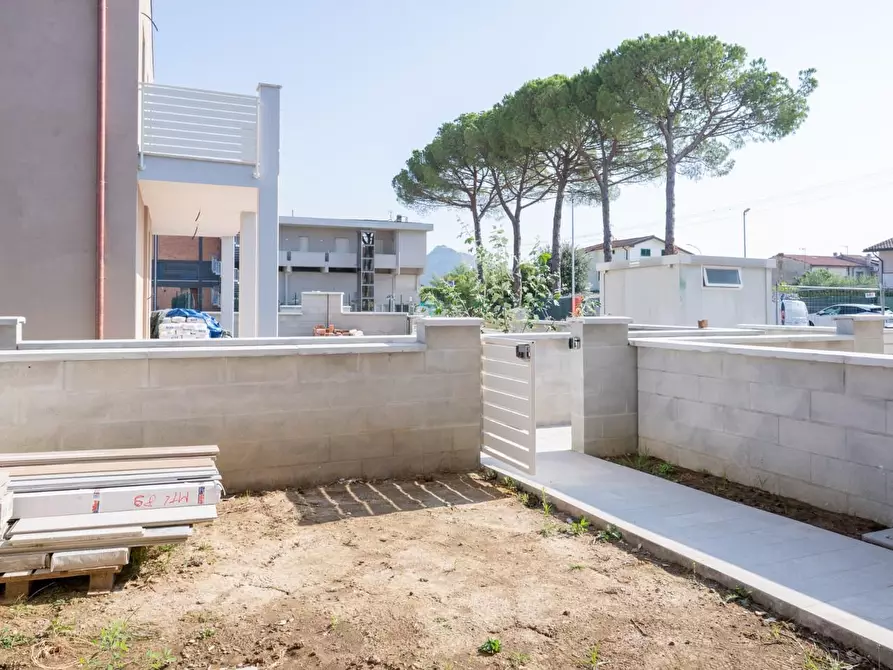Immagine 27 di Villetta a schiera in vendita  a Cascina