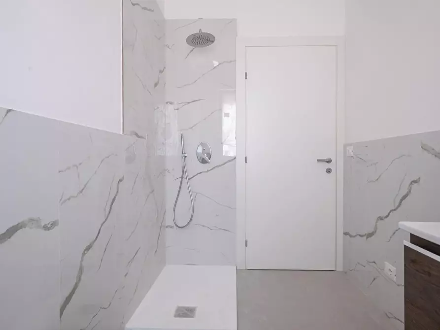 Immagine 15 di Appartamento in vendita  a Cascina