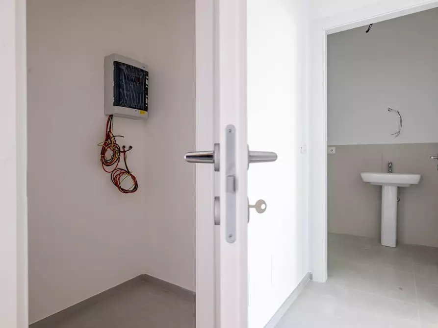 Immagine 22 di Appartamento in vendita  a Cascina