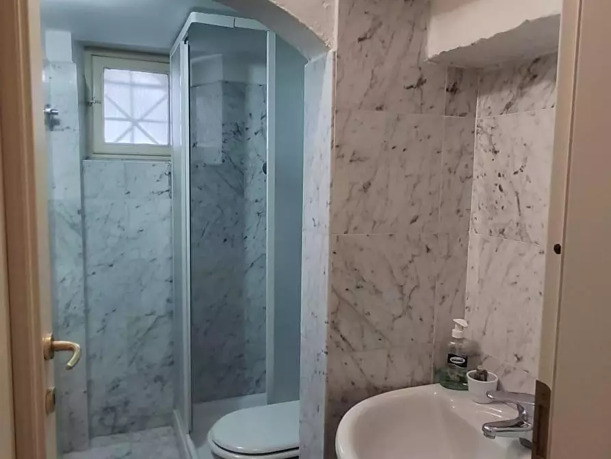 Immagine 4 di Appartamento in affitto  a Carrara