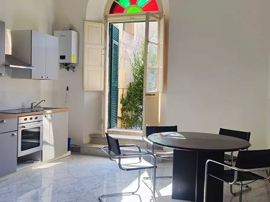 Immagine 2 di Appartamento in affitto  a Carrara