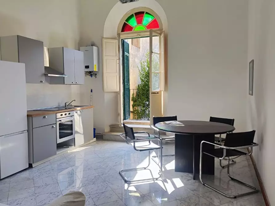 Immagine 1 di Appartamento in affitto  a Carrara