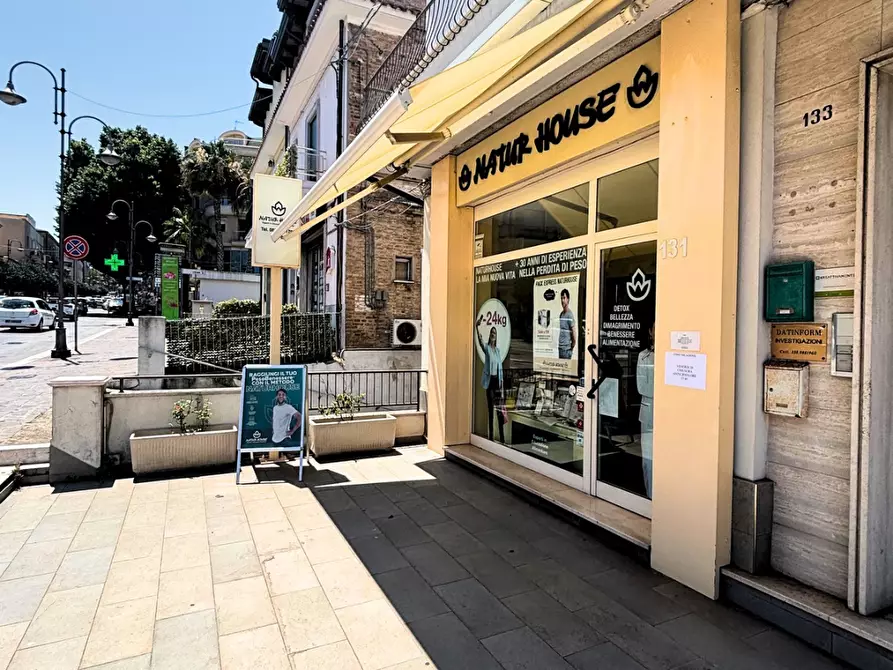 Immagine 3 di Attività commerciale in vendita  a Vasto