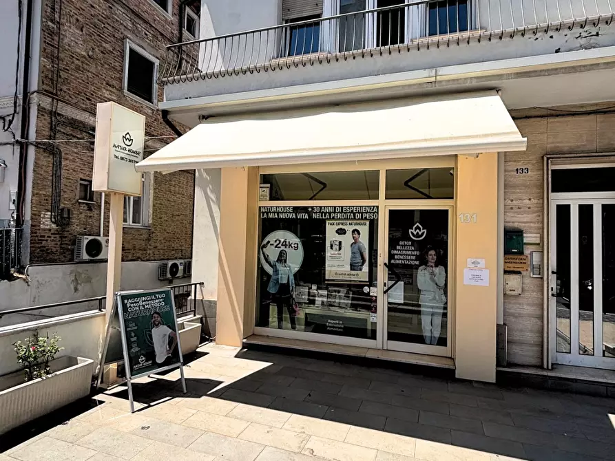 Immagine 2 di Attività commerciale in vendita  a Vasto