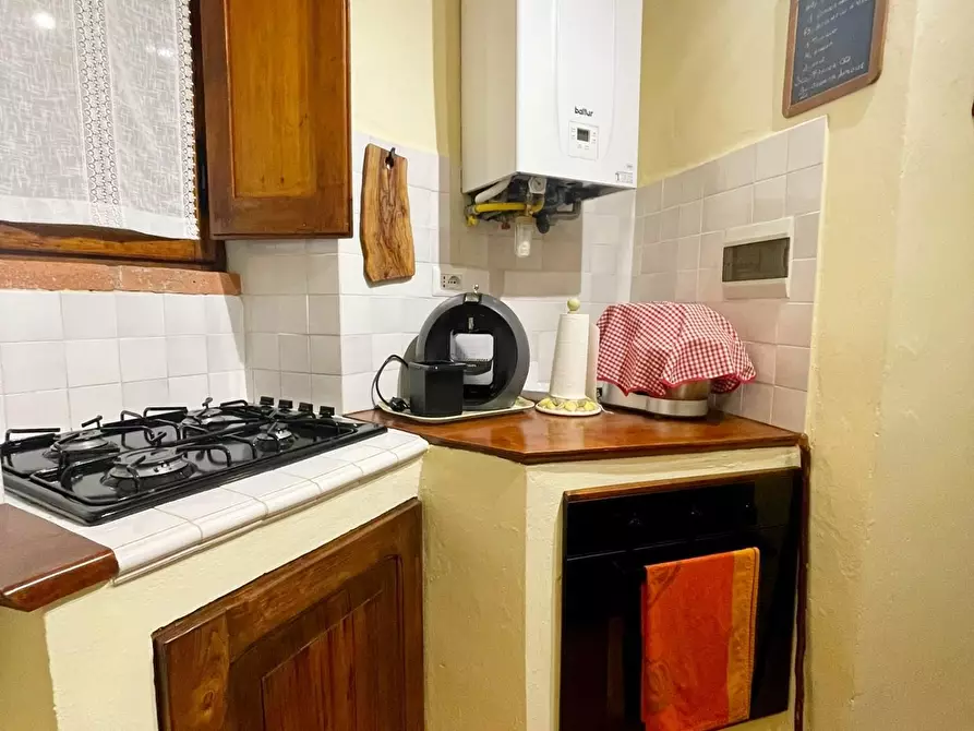 Immagine 3 di Appartamento in vendita  a Monticiano