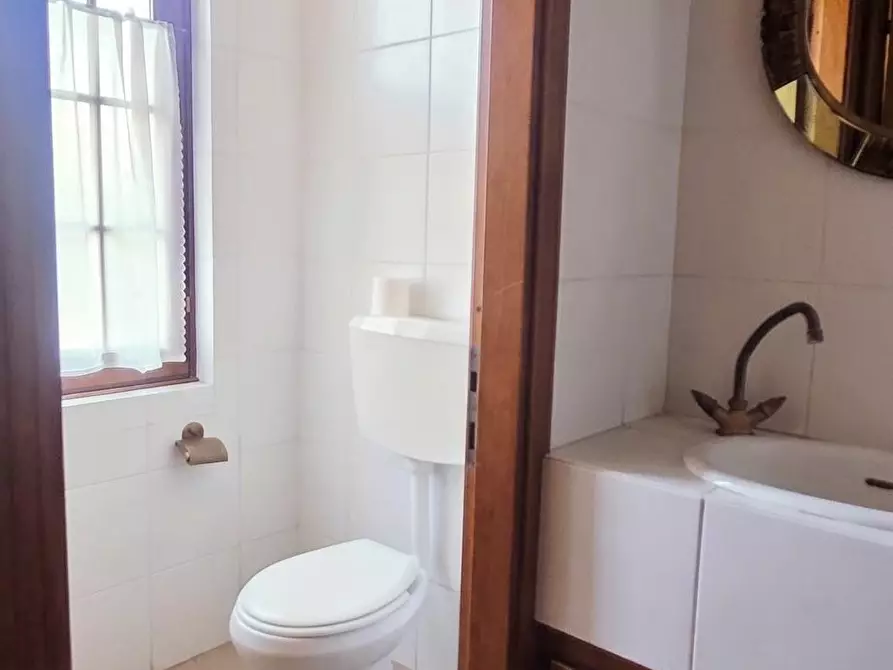 Immagine 21 di Albergo/B&B/Residence in vendita  a Licciana Nardi