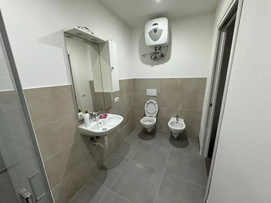 Immagine 10 di Appartamento in affitto  a Cascina