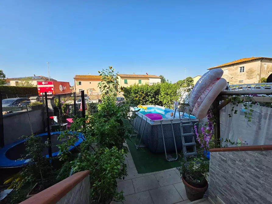 Immagine 43 di Villetta a schiera in vendita  a Crespina Lorenzana