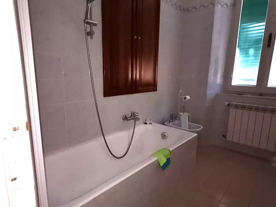 Immagine 23 di Casa semindipendente in vendita  a Carrara