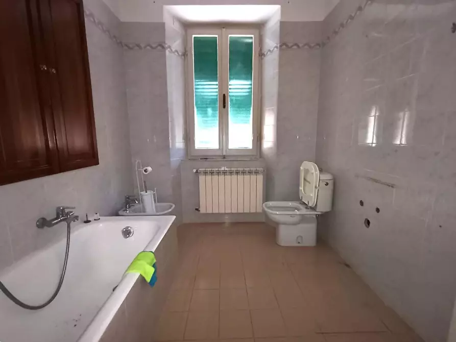 Immagine 22 di Casa semindipendente in vendita  a Carrara