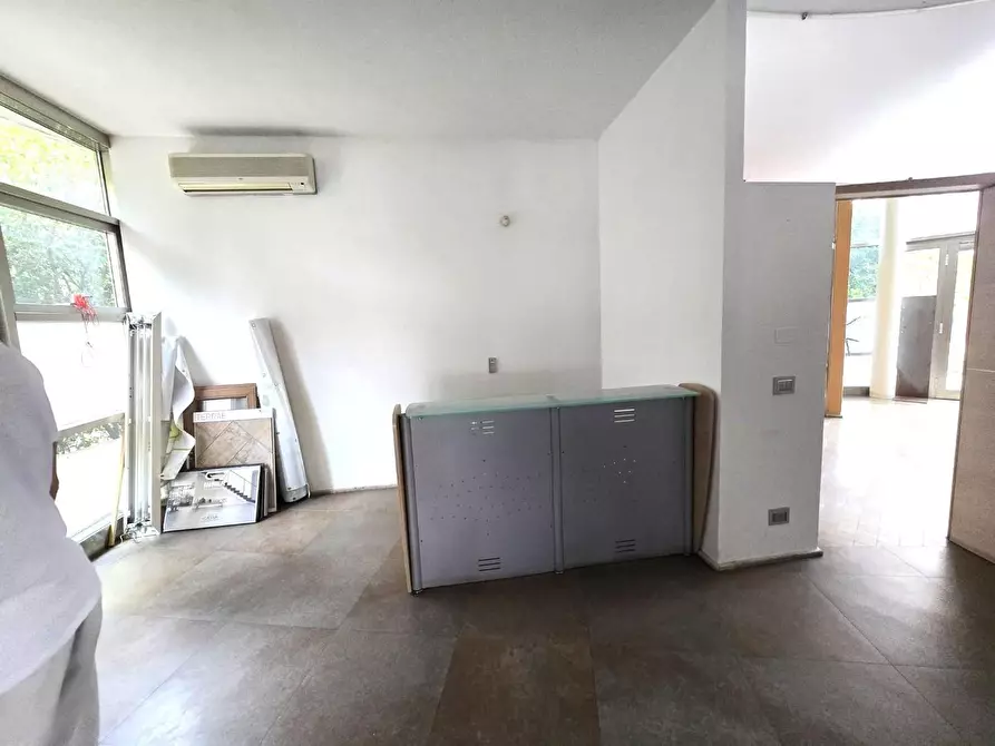 Immagine 2 di Ufficio in affitto  a Colle Di Val D'elsa