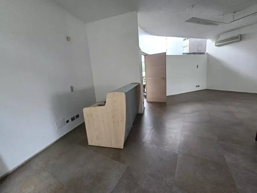 Immagine 8 di Ufficio in affitto  a Colle Di Val D'elsa