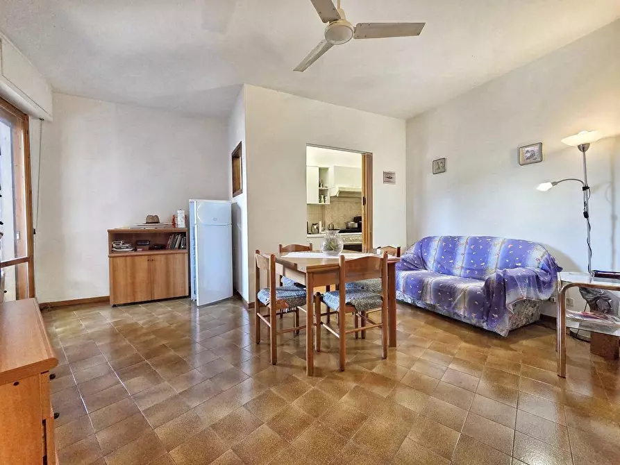 Immagine 1 di Appartamento in vendita  a Massa