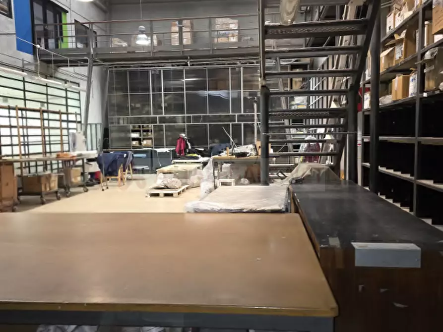 Immagine 2 di Capannone industriale in vendita  a Volvera