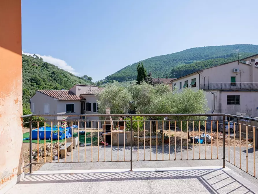 Immagine 9 di Casa bifamiliare in vendita  a Buti