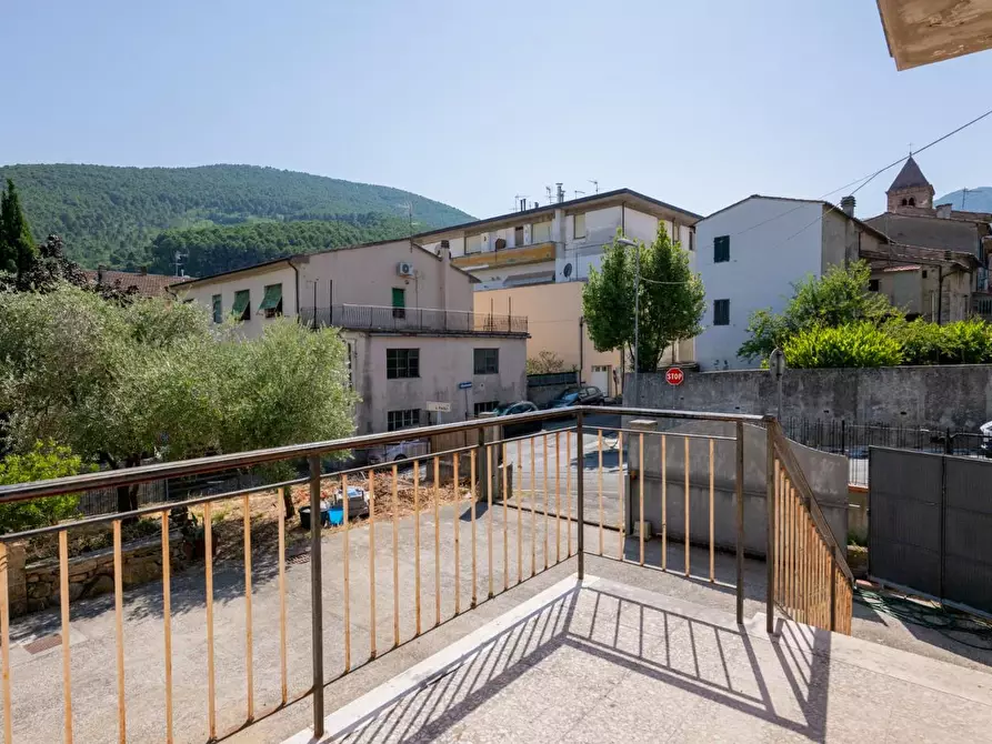 Immagine 8 di Casa bifamiliare in vendita  a Buti