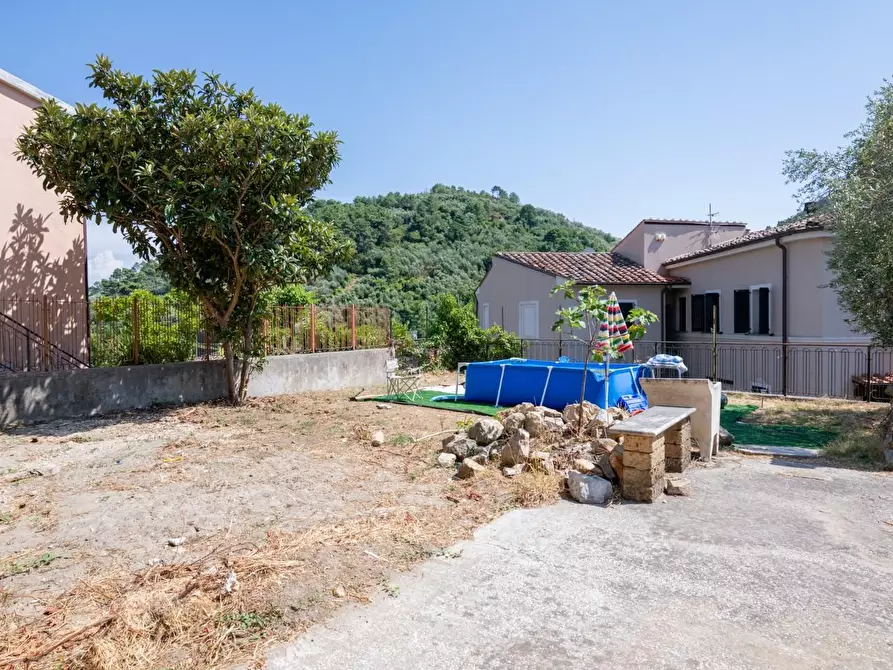 Immagine 3 di Casa bifamiliare in vendita  a Buti