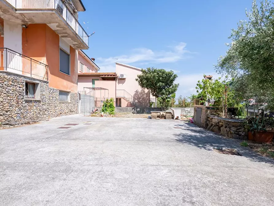 Immagine 2 di Casa bifamiliare in vendita  a Buti