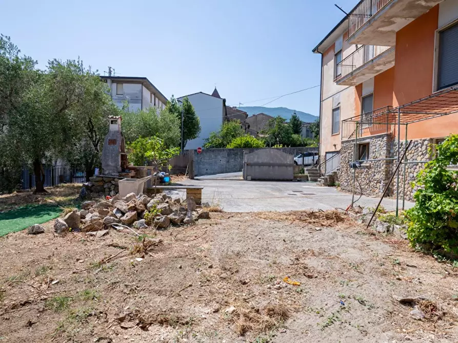 Immagine 7 di Casa bifamiliare in vendita  a Buti