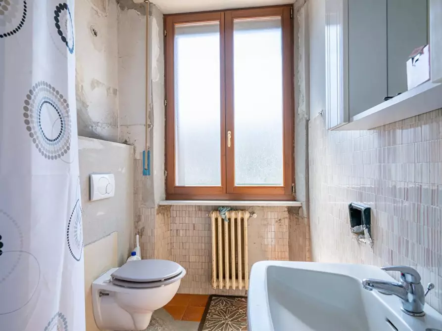Immagine 41 di Casa bifamiliare in vendita  a Buti