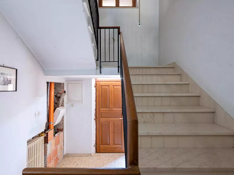 Immagine 11 di Casa bifamiliare in vendita  a Buti