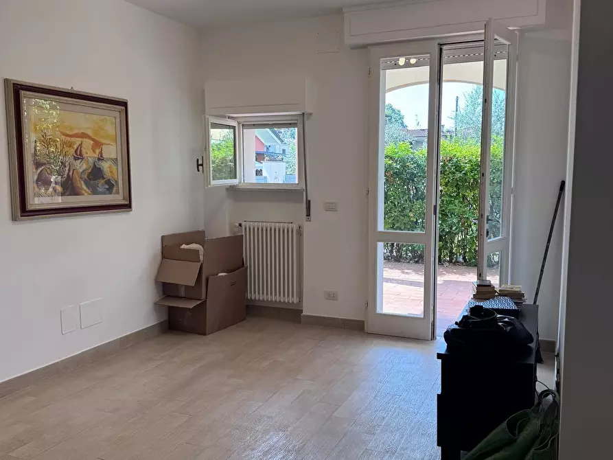 Immagine 13 di Villetta a schiera in vendita  a Massa