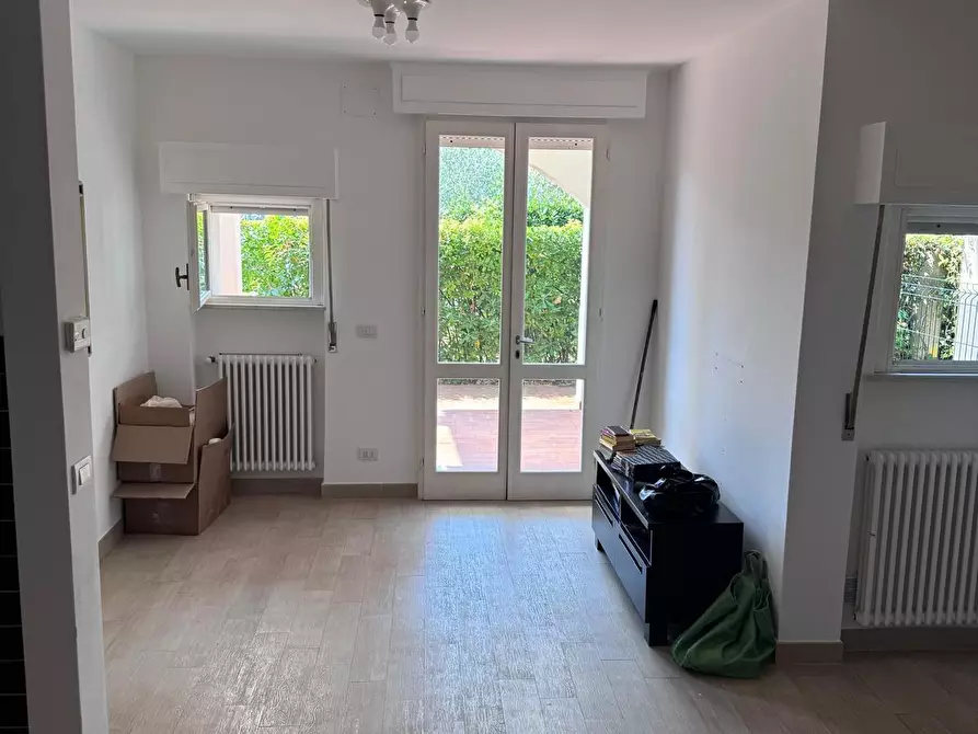 Immagine 11 di Villetta a schiera in vendita  a Massa