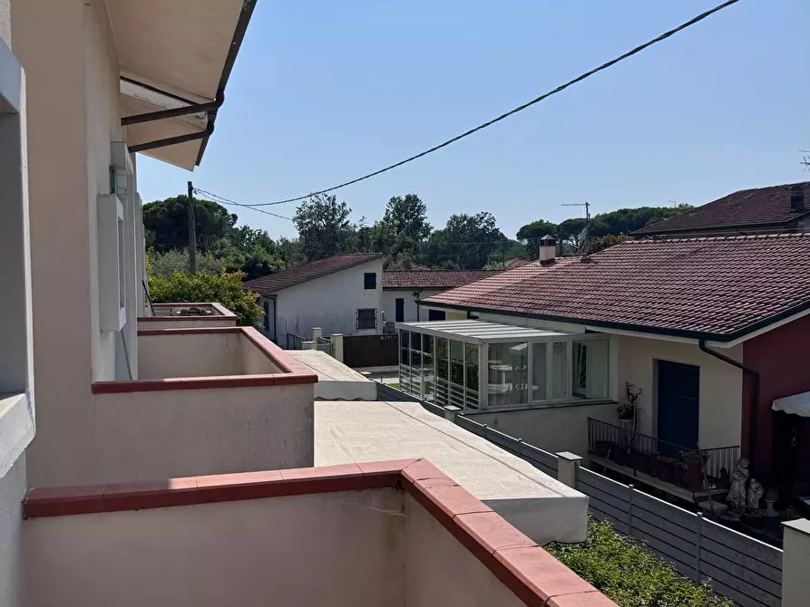 Immagine 21 di Villetta a schiera in vendita  a Massa