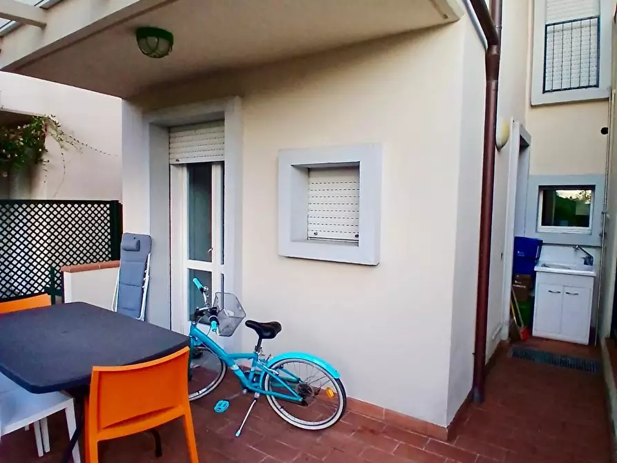 Immagine 2 di Villetta a schiera in vendita  a Massa