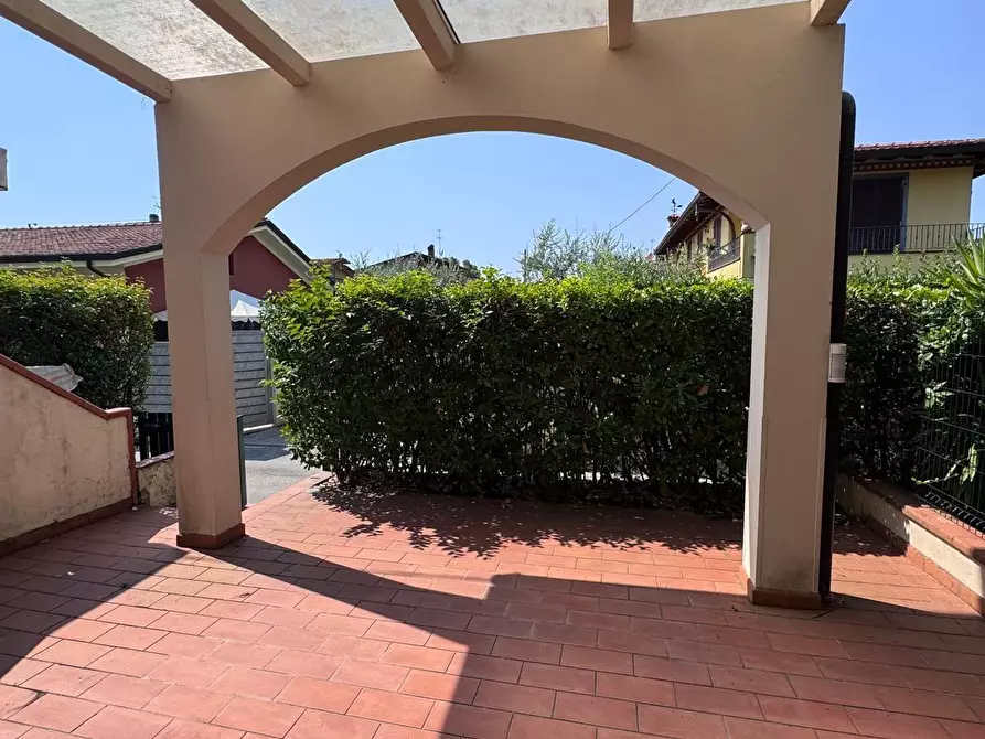 Immagine 3 di Villetta a schiera in vendita  a Massa