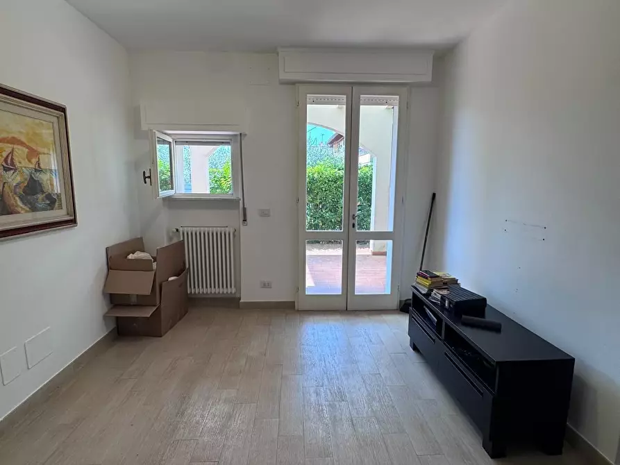 Immagine 14 di Villetta a schiera in vendita  a Massa