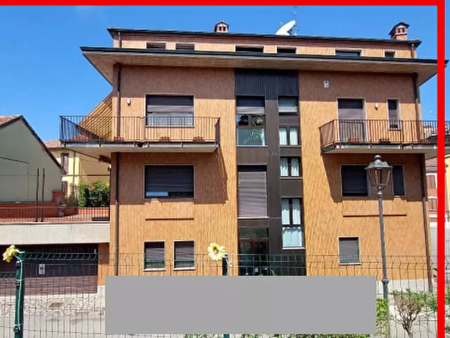 Immagine 3 di Palazzo in vendita  a Villanterio