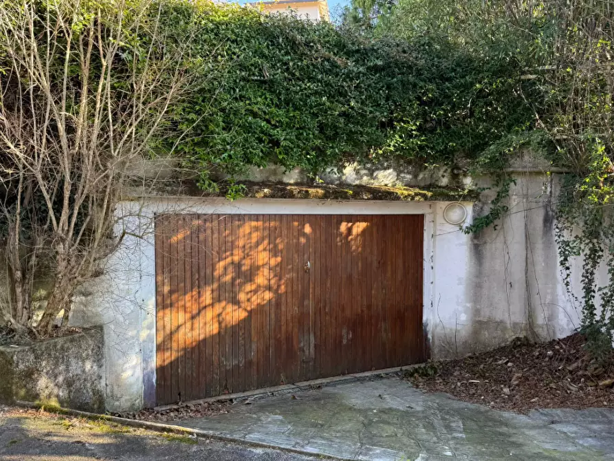 Immagine 3 di Villa in vendita  a Castelveccana
