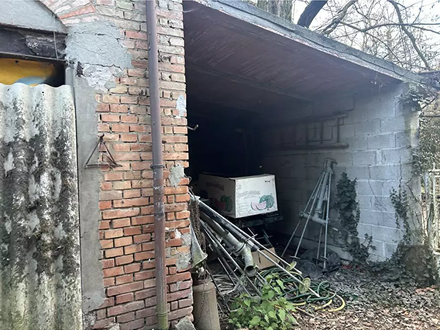 Immagine 2 di Palazzo in vendita  a San Possidonio