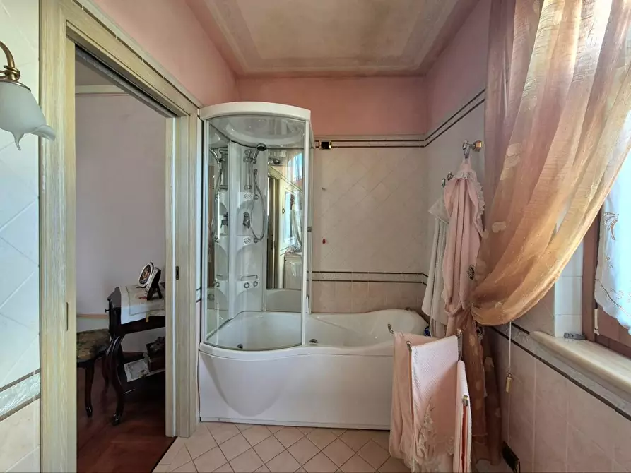 Immagine 30 di Casa bifamiliare in vendita  a Altopascio