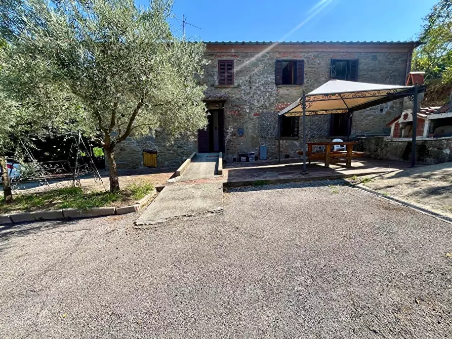 Immagine 10 di Casa semindipendente in vendita  a Larciano