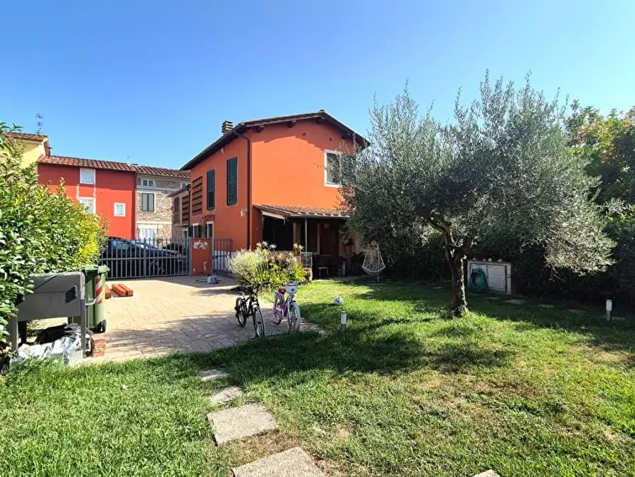 Immagine 1 di Villetta a schiera in vendita  a Capannori
