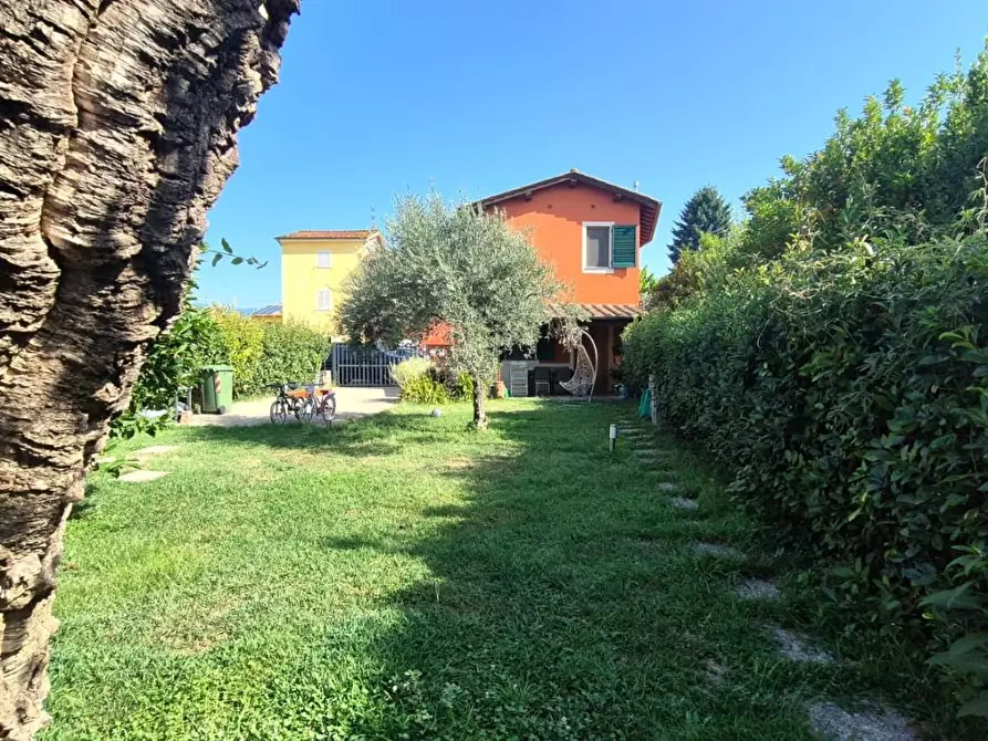 Immagine 2 di Villetta a schiera in vendita  a Capannori