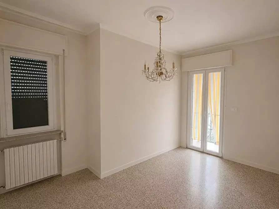 Immagine 1 di Appartamento in vendita  a Lucca