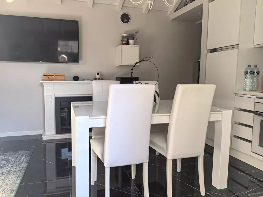 Immagine 8 di Villa in affitto  a Buti