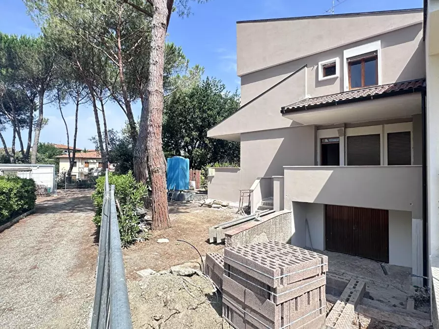 Immagine 12 di Appartamento in vendita  a Rosignano Marittimo