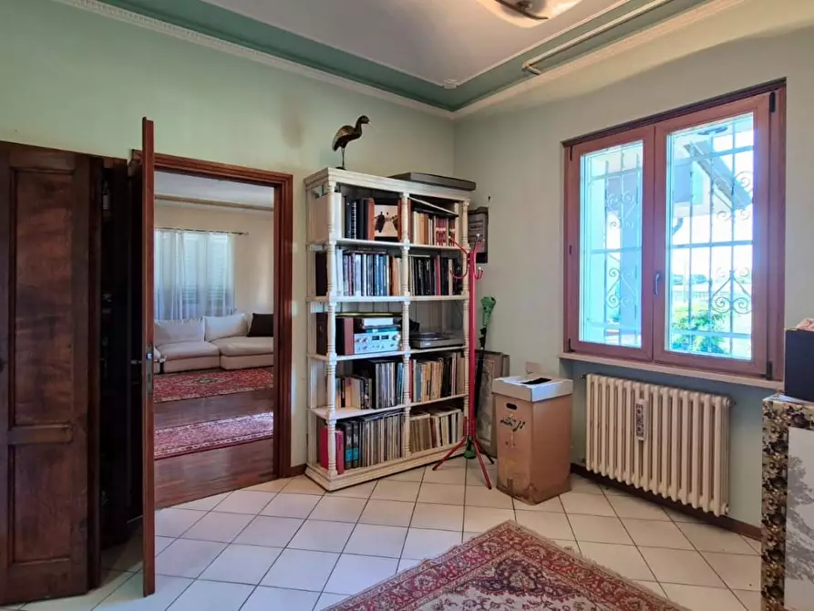 Immagine 17 di Villa in vendita  a Capannori