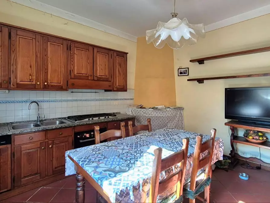 Immagine 32 di Villa in vendita  a Capannori