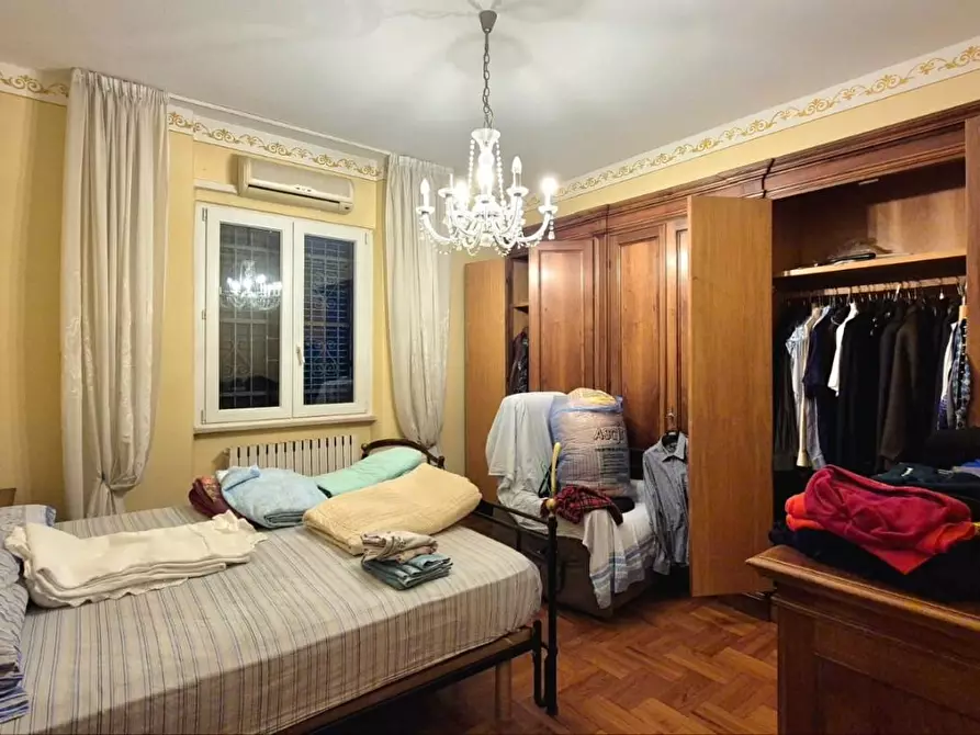 Immagine 35 di Villa in vendita  a Capannori