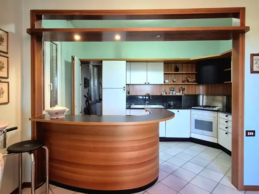 Immagine 19 di Villa in vendita  a Capannori