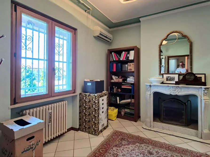 Immagine 16 di Villa in vendita  a Capannori